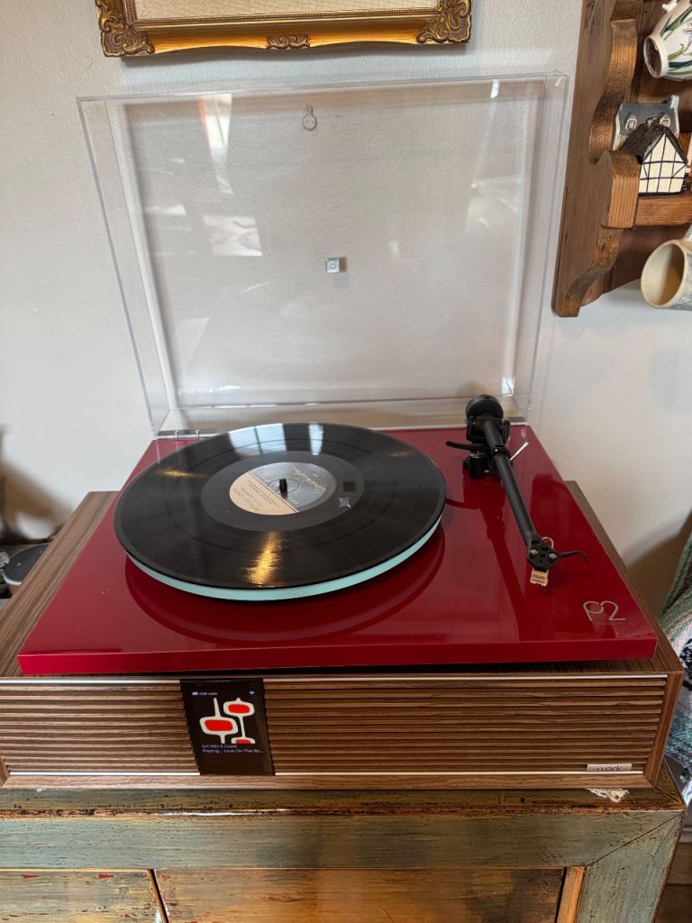 Rega planer P2 turn table 