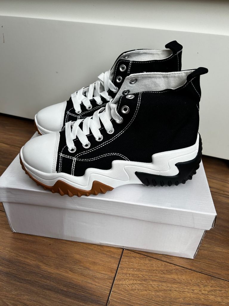 Brand new women trainers size 6 Black