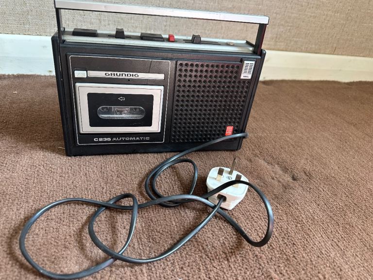 Grundig C235 Automatic Cassette Player - Vintage, Good Condition