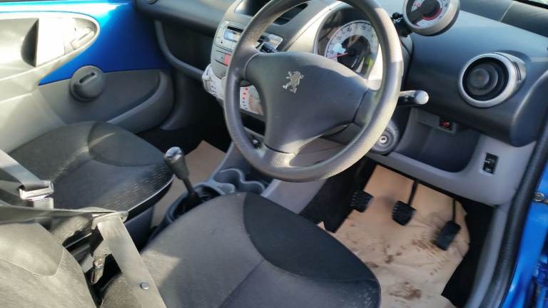 *!*FULL HISTORY*!* 2015 TOYOTA YARIS 1.3 ICON **£35 ROAD TAX** **MOT TO 5 OCT 26** *ONE LADY OWNER*