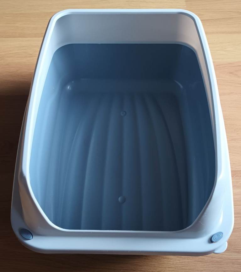 Cat's Litter Tray + Litter Scoop