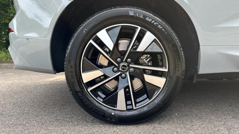 2025 Volvo XC60 2.0 B5 MHEV Plus Auto AWD Euro 6 (s/s) 5dr ESTATE Petrol/Electric Hybrid Automatic