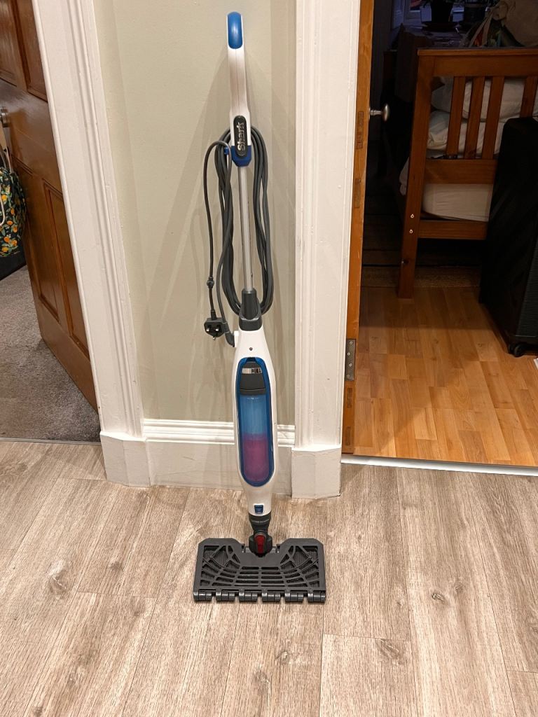 Shark Klik n' Flip Smartronic Steam Mop – Good Condition