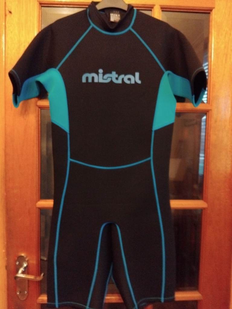 *REDUCED *Mens large shorty wetsuit,unused