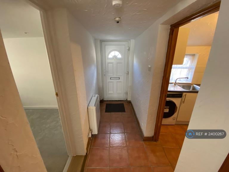 2 bedroom flat in Nightingale Road, Hitchin, SG5 (2 bed) (#2400267)