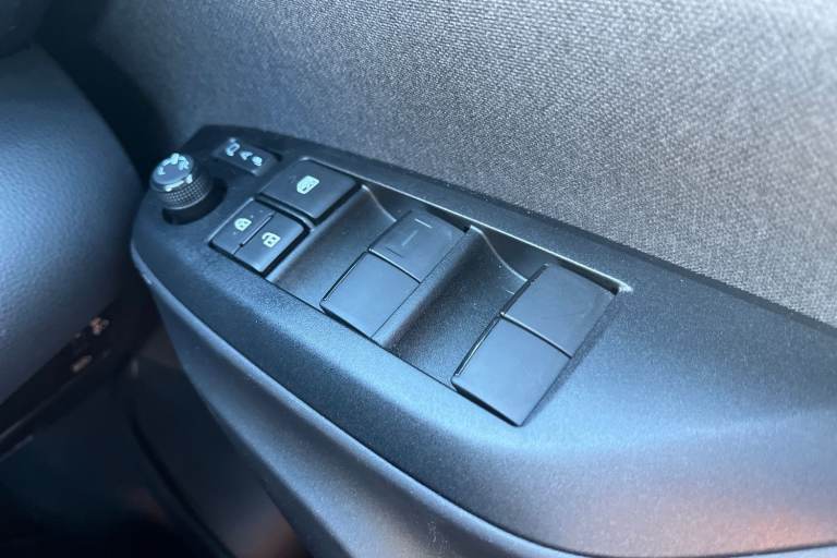 2024 Mazda Mazda2 HYBRID 104518 Hatchback Hybrid Automatic