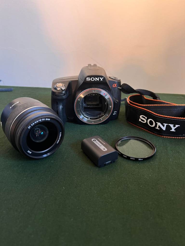 Sony Alpha A290 14.2MP DSLR + 18-55mm lens & battery