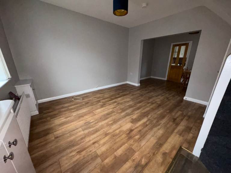 Spacious Newly Refurbished Terrace Finished to a Very High Standard Close to the City Hospital 