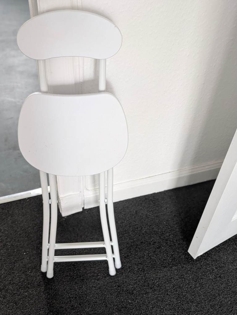 £10 White Metal Stool with Backrest – Good Condition