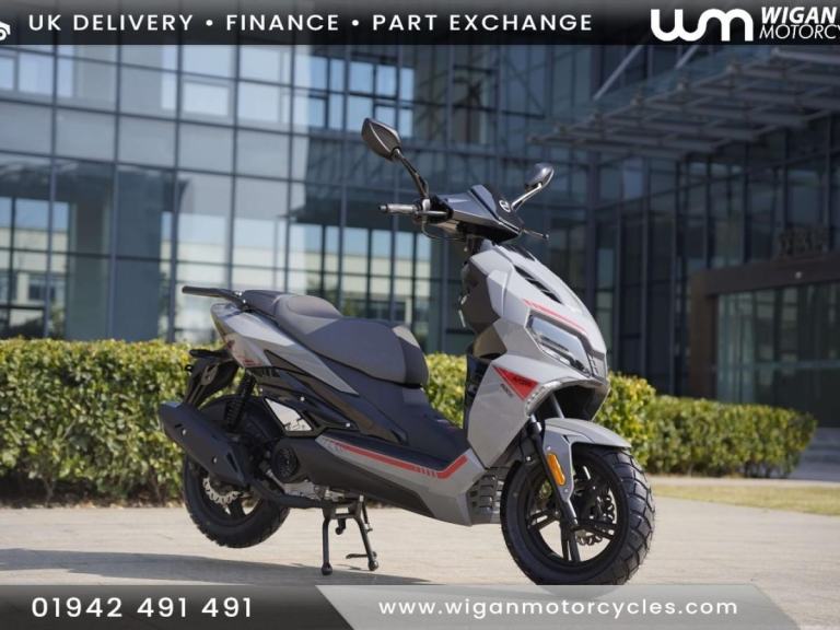 NEW MGB Crusie 125cc Automatic Scooter Learner Legal City Commuter Excellent...