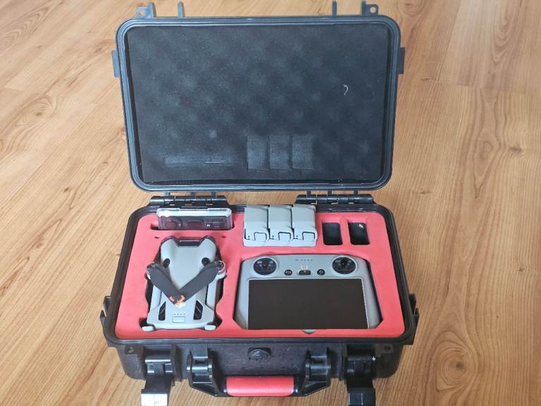 DJI Mini 4 Pro Ultimate Bundle – RC 2, 4 Batteries, ND Filters & Hard Case – £550 ono