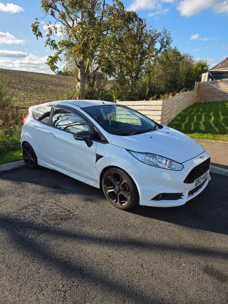 Ford, FIESTA, Hatchback, 2013, Manual, 1596 (cc), 3 doors