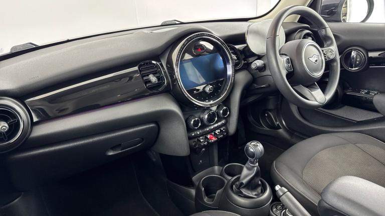 2021 MINI Hatch 1.5 Cooper Classic 5dr Auto [Comfort/Nav Pack] Petrol Hatchback Hatchback Petrol ...