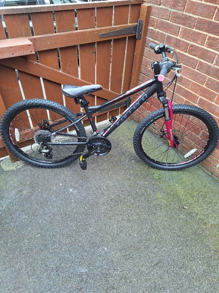 Carrera Luna mountain bike 24in wheels 21 speed disc brakes IMMACULATE condition 