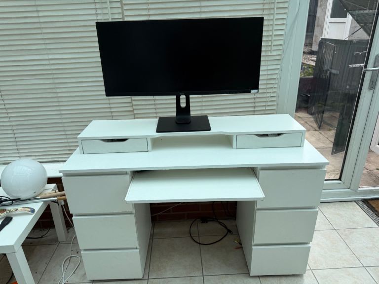 Office desk white gloss