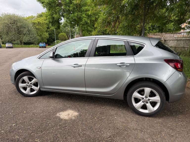Vauxhall, ASTRA, Hatchback, 2011, Manual, 1398 (cc), 5 doors
