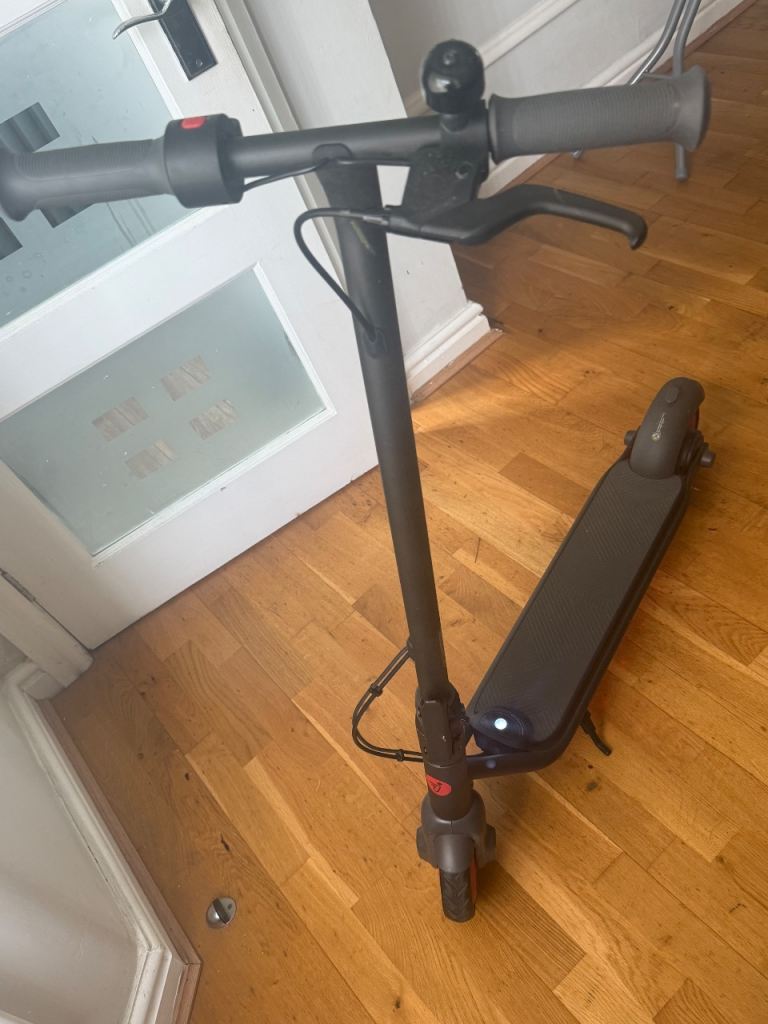 Electric scooter 