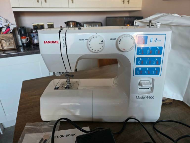 Janome 4400