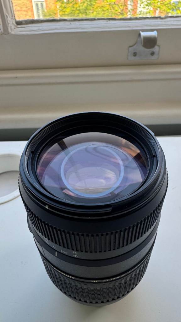 Tamron AF 70-300mm f/4-5.6 Tele-Macro 1:2 Lens – Nikon F Mount – Excellent Working Condition