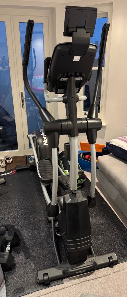 NordicTrack SpaceSaver SE7i Elliptical Trainer – Great Condition