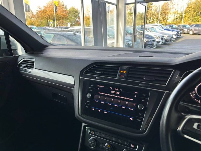 2018 Volkswagen Tiguan 2.0 TDI R-Line SUV 5dr Diesel Manual Euro 6 (s/s) (150 ps) ESTATE Diesel M...