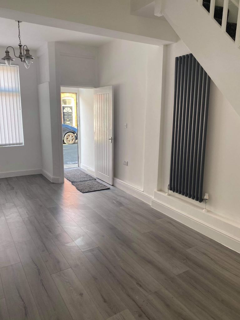 3 bedrooms & 2 Bathrooms 