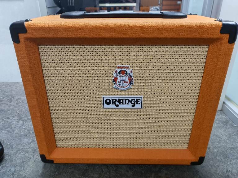 Orange Crush 20rt guitar amp with leads