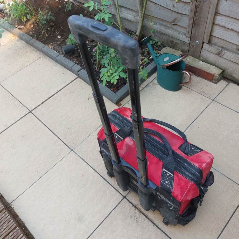 2X THE HUSKY RED ROLLING TOOL BAG WITH EXTENDABLE HANDLE – GREAT CONDITION