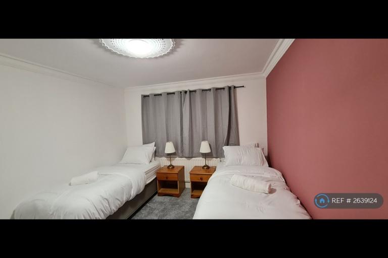 4 bedroom house in Partridge Knoll, Purley, CR8 (4 bed) (#2639124)