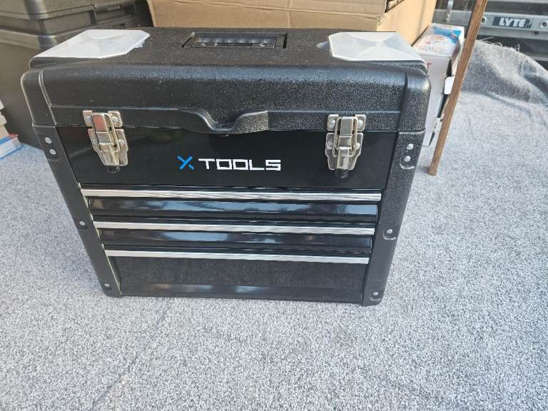 Small 3 drawer toolbox with lid with 2 x small storage boxes 