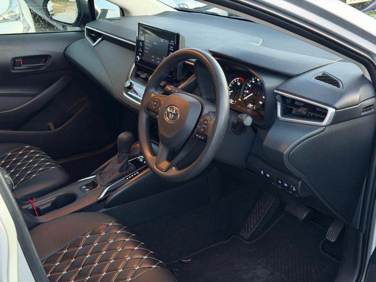 2022 Toyota Corolla TOURING ESTATE GX SILVER 1.8L PETROL HYBRID ELECTRIC AUTOMATIC 5 SEATER Estat...