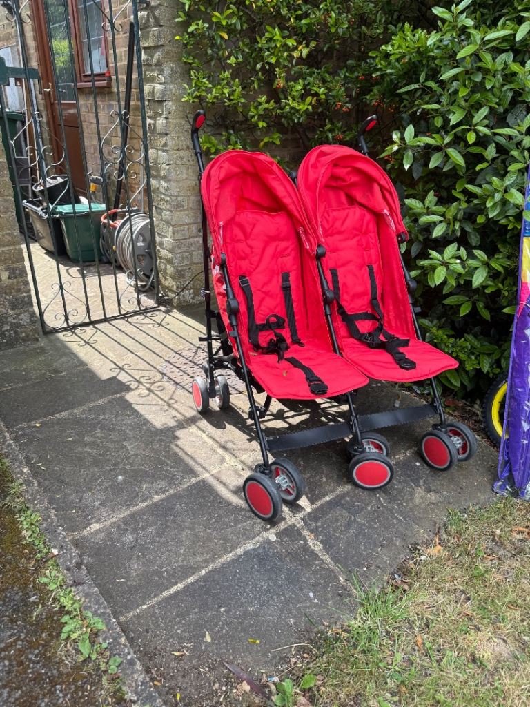 Double pushchair 