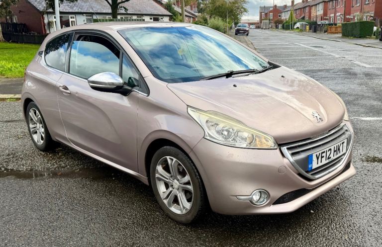 Peugeot, 208, Hatchback, 2012, Manual, 1397 (cc), 3 doors
