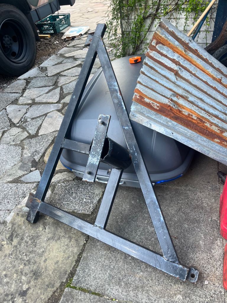 Mercedes 611D 709D 811D 814D T2 Vario Spare Wheel Carrier