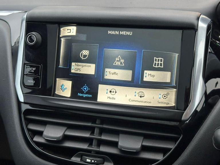 2013 Peugeot 208 1.2 VTi Intuitive Euro 5 3dr HATCHBACK Petrol Manual