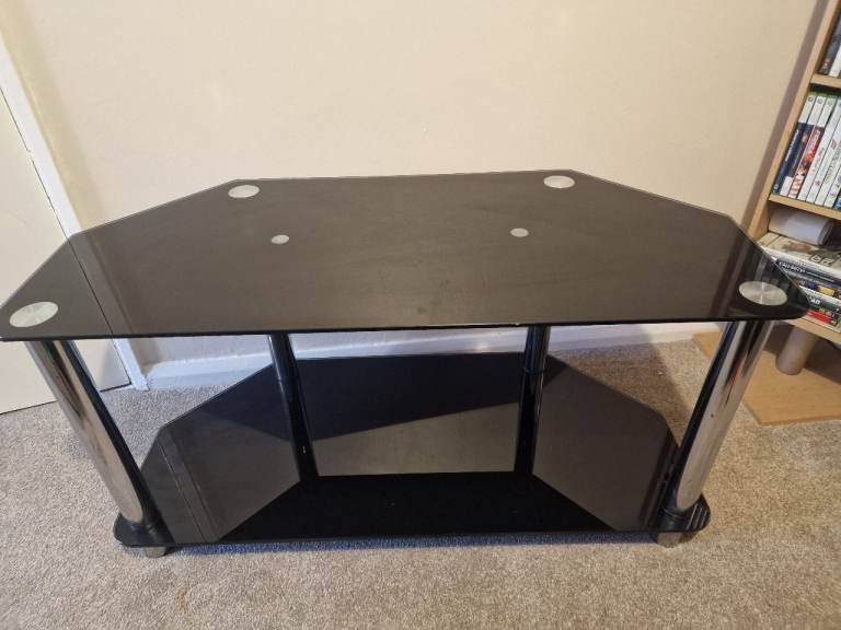 Glads tv stand 