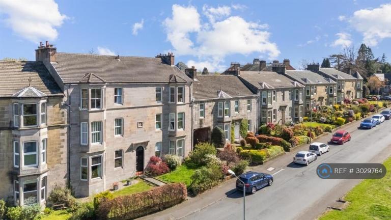 2 bedroom flat in Clydeshore Road, Dumbarton, G82 (2 bed) (#3029764)