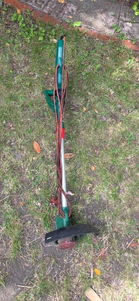 Electric Grass Strimmer – Good Condition