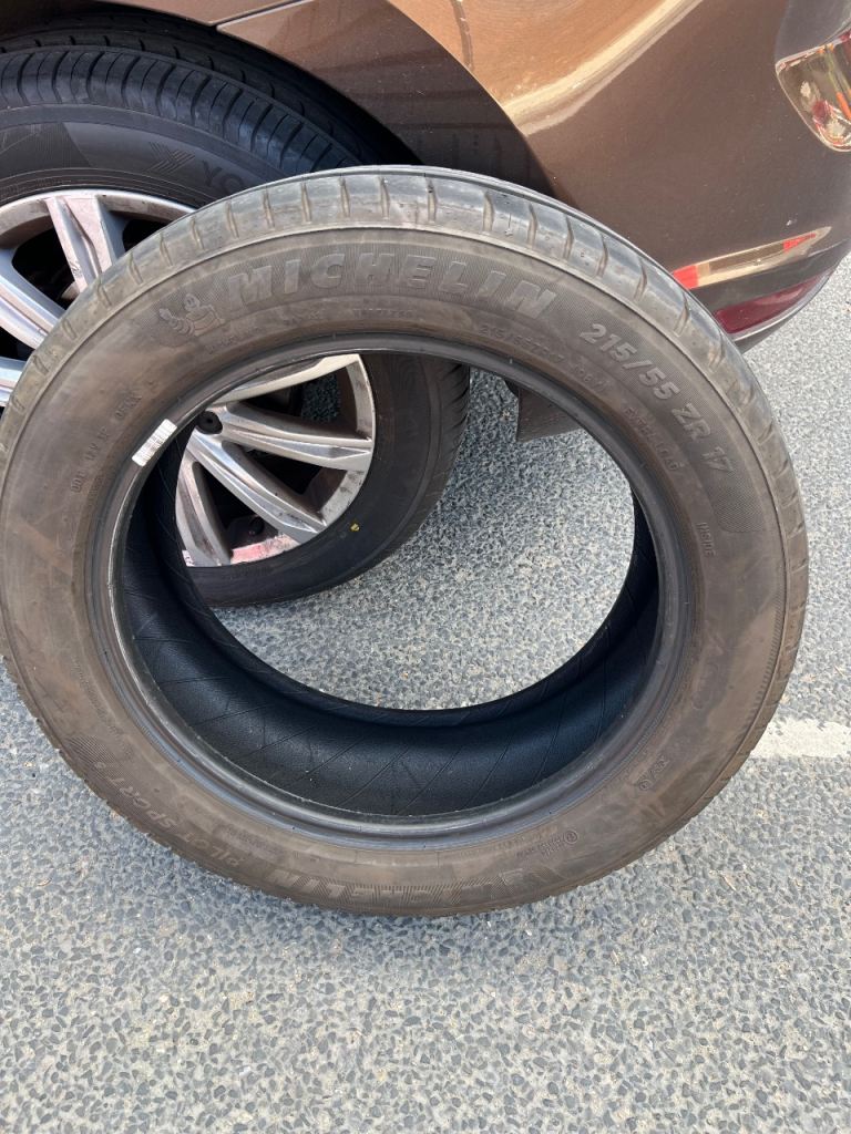 One Michilin Tyre 215/55 R17 (98Y) - Good Condition