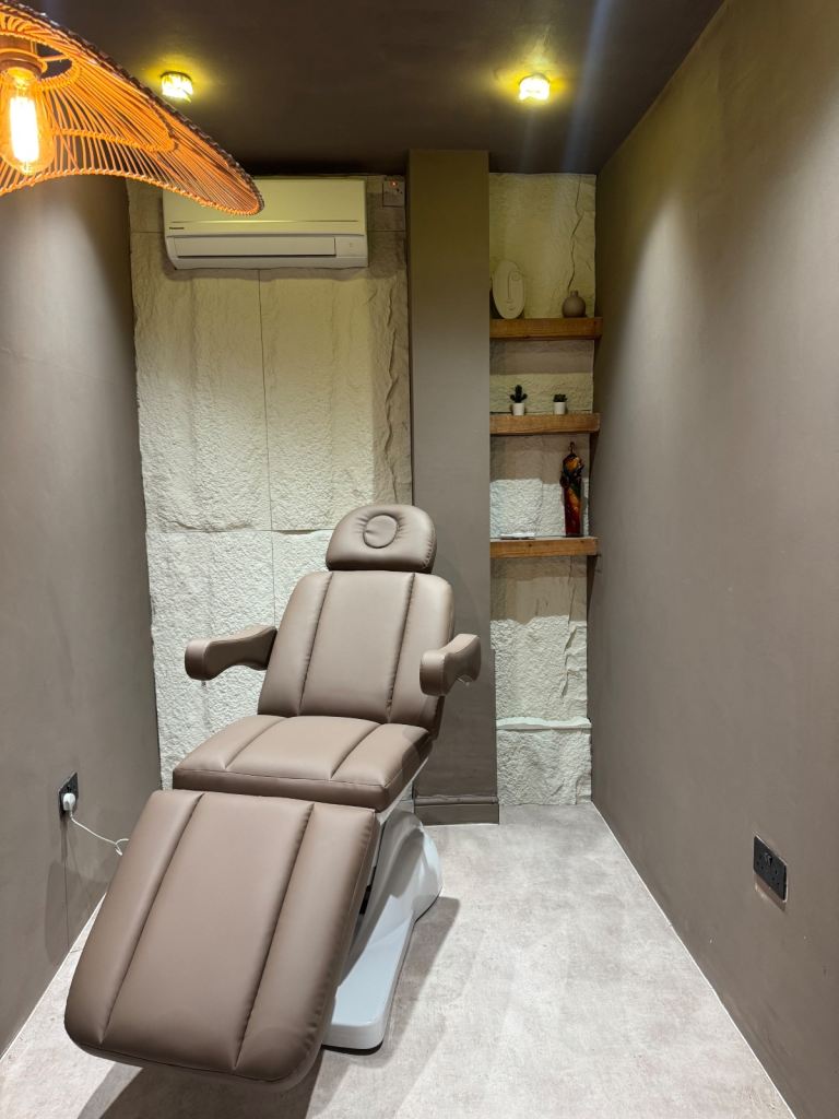 image for Fully furnished beauty room to rent 