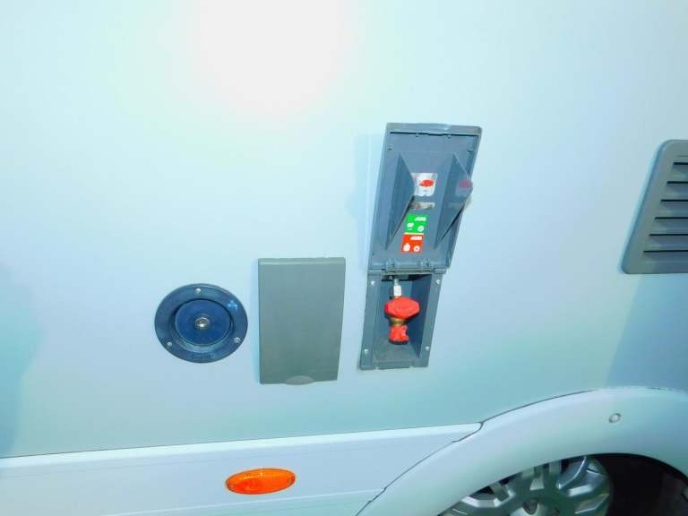 Auto-Sleeper Broadway Peugeot 2.0L Luxury 2 Berth Motorhome for sale