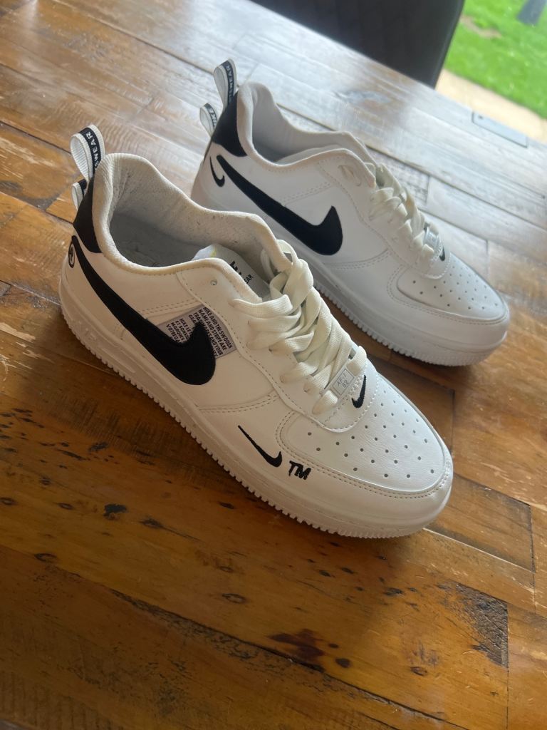 Nike trainers size 7