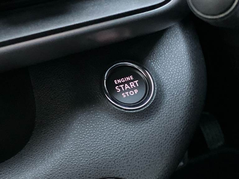 2025 Jeep Avenger 1.2 e-Hybrid Summit 5dr DCT Hatchback PETROL Automatic