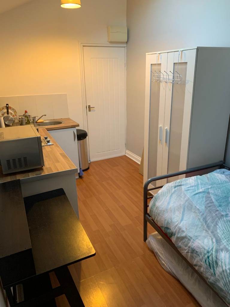 STUDIO ROOM - HOUNSLOW \ ISLEWORTH - TW7 - £800 per month - BILLS INCLUDED