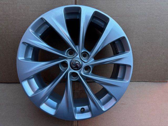 Vauxhall Astra K 17in Original Alloy Wheel
