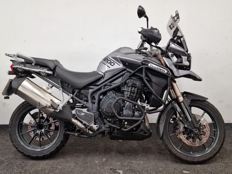 TRIUMPH TIGER EXPLORER ** ENGINE BARS - HEATED SEAT - HEATED GRIPS **