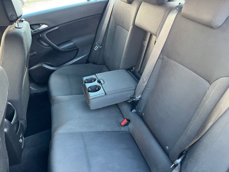 Vauxhall, INSIGNIA,ULEZ , £20 tax,diesel , cheap family Hatchback, 2015, Manual, 1956 (cc), 5 doors