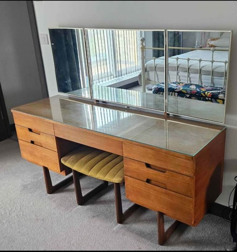 3x pieces of vintage Mid Century furniture