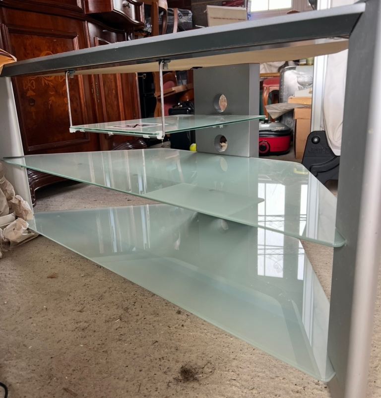 Free TV stand