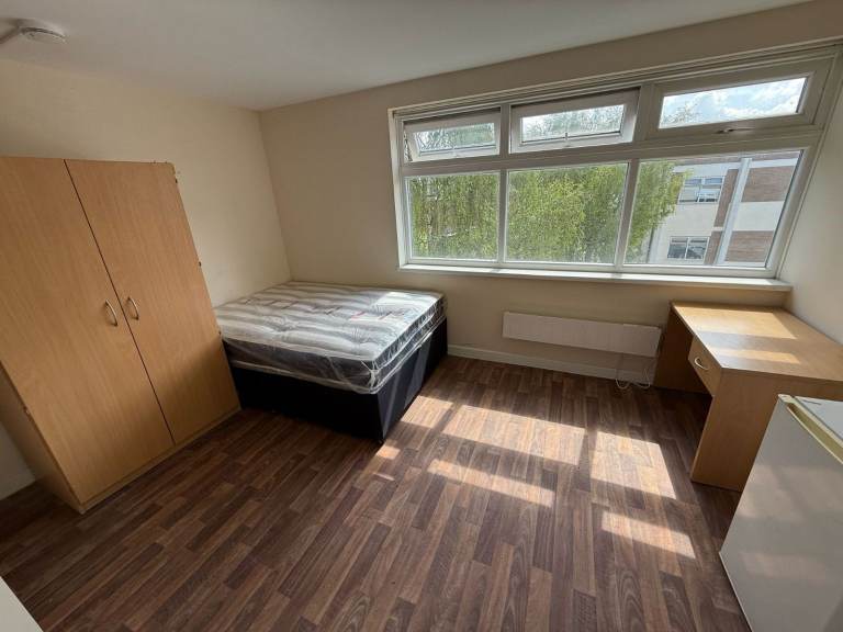 Free rooms for people on benefits